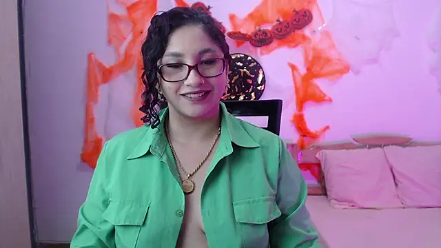 Gia Dior online show from 10.13.25