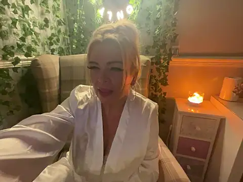 BonnyDesire online show from 10.11.25