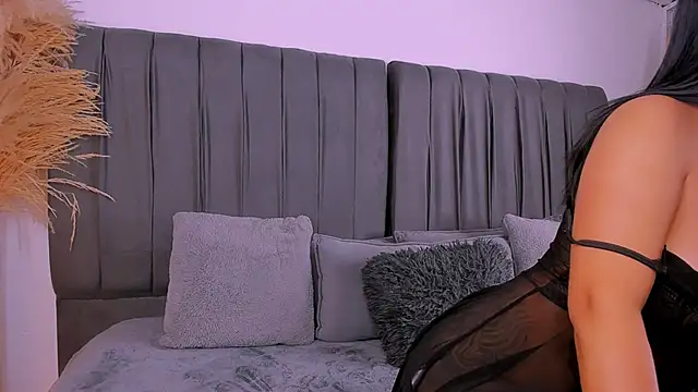 Snapshot of camilaa_sweet chatting on 09.20.25 camilaa sweet online show from 09.20.25