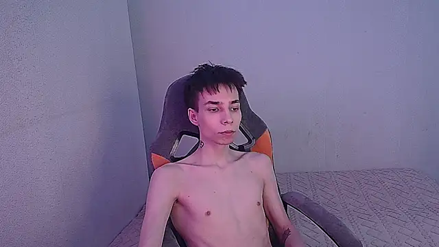 Snapshot of adam_kpoy chatting on 10.04.25 adam kpoy online show from 10.04.25