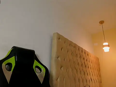 Dakota x18 online show from 10.02.25