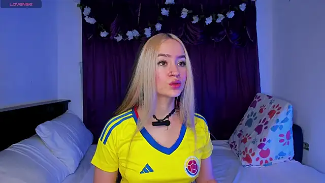 Shairaclark  online show from 06.18.26