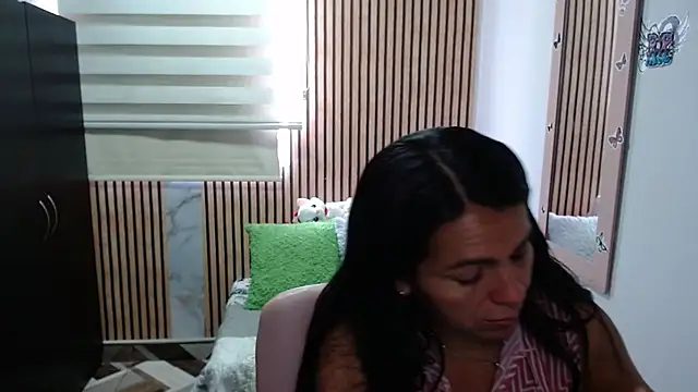 camilavargas  online show from 04.21.26