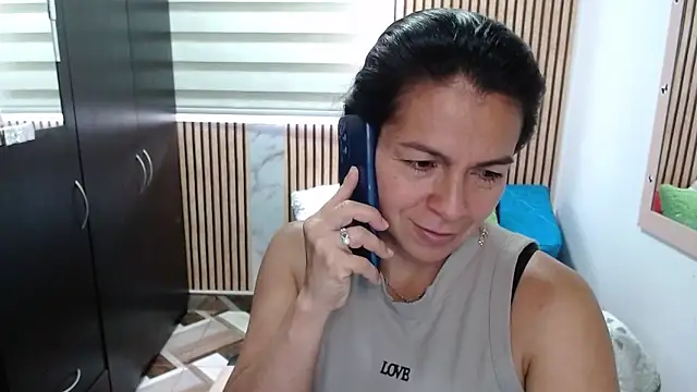 camilavargas  online show from 05.04.26