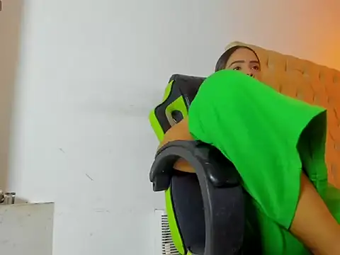 Snapshot of Naomis_35 chatting on 10.15.25 Naomis 35 online show from 10.15.25