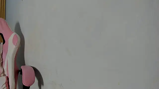 Snapshot of Naomis_35 chatting on 11.19.25 Naomis 35 online show from 11.19.25