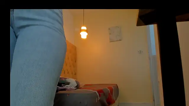 Snapshot of Naomis_35 chatting on 12.22.25 Naomis 35 online show from 12.22.25