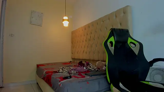 Snapshot of Naomis_35 chatting on 01.14.26 Naomis 35 online show from 01.14.26