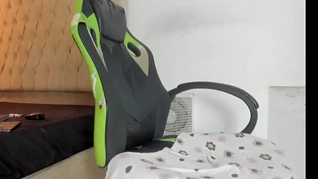 Snapshot of Naomis_35 chatting on 02.11.26 Naomis 35 online show from 02.11.26