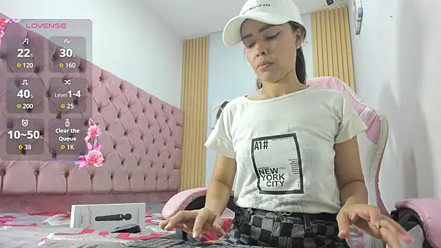 Snapshot of Naomis_35 chatting on 03.12.26 Naomis 35 online show from 03.12.26