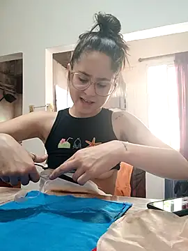 Snapshot of linameii chatting on 11.19.25 linameii online show from 11.19.25