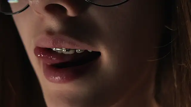 Snapshot of blissence chatting on 09.18.25 blissence online show from 09.18.25