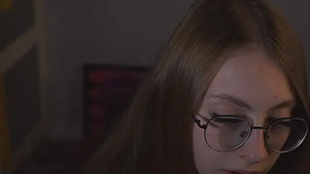 Snapshot of blissence chatting on 09.29.25 blissence online show from 09.29.25