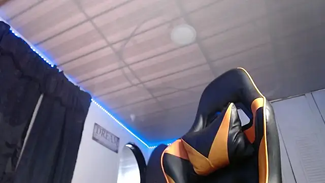 Snapshot of Chrys_harris77 chatting on 09.30.25 Chrys harris77 online show from 09.30.25