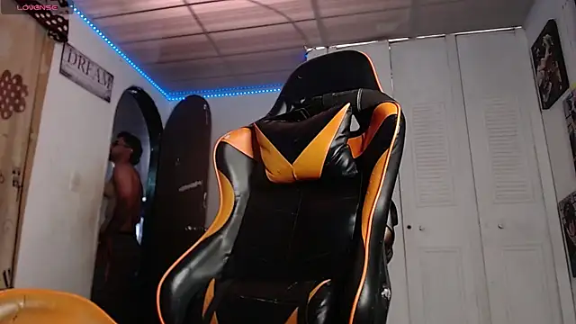 Snapshot of Chrys_harris77 chatting on 11.21.25 Chrys harris77 online show from 11.21.25