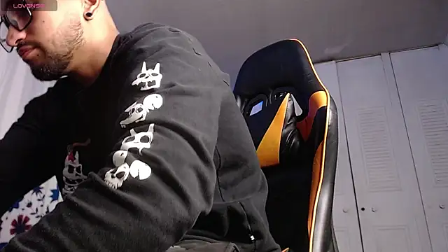 Snapshot of Chrys_harris77 chatting on 12.16.25 Chrys harris77 online show from 12.16.25