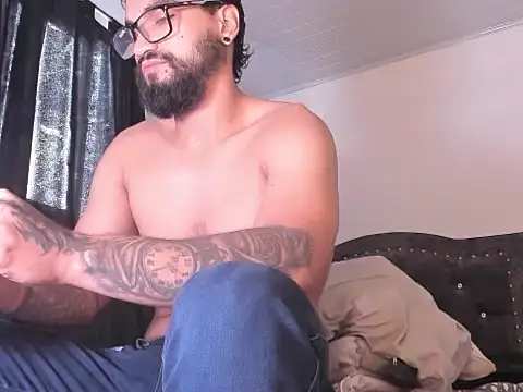 Snapshot of Chrys_harris77 chatting on 06.19.26 Chrys harris77 online show from 06.19.26