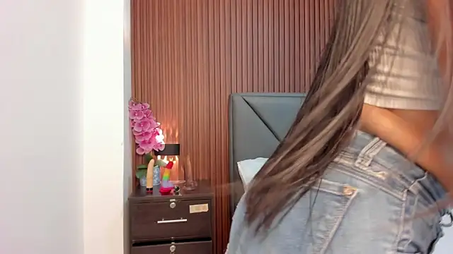 molly lovee  online show from 05.05.26