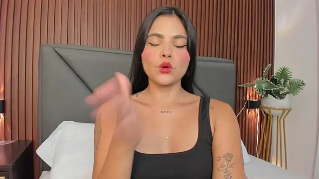 molly lovee  online show from 05.06.26
