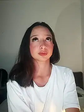 Snapshot of Vale_stone_ chatting on 11.11.25 Vale stone online show from 11.11.25