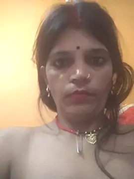 Snapshot of Hott_cutgirl chatting on 10.12.25 Hott cutgirl online show from 10.12.25