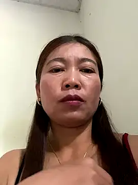 Snapshot of Milky-milk chatting on 10.27.25 Milky-milk online show from 10.27.25