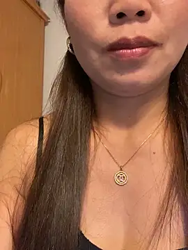 Snapshot of Milky-milk chatting on 11.03.25 Milky-milk online show from 11.03.25