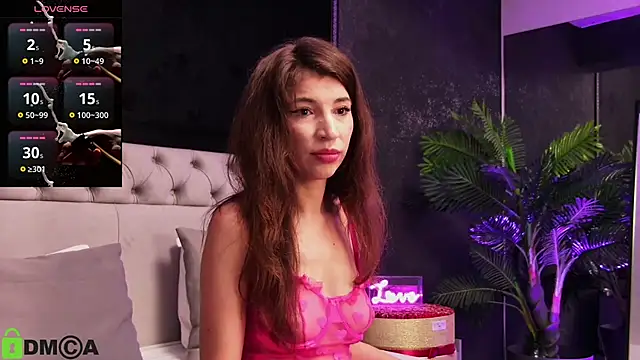 Snapshot of NatalieChase chatting on 09.23.25 NatalieChase online show from 09.23.25