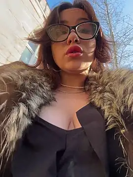 DeliceMaya online show from 10.25.25