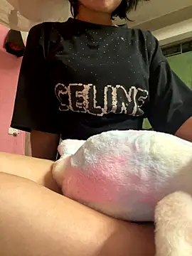 MIN088888 online show from 09.24.25