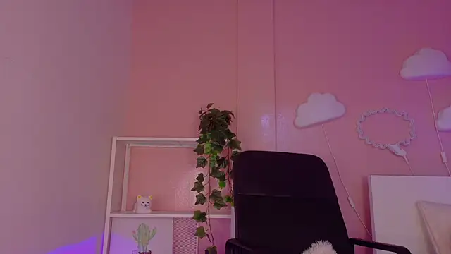 Snapshot of KeendraFox_ chatting on 07.16.26 KeendraFox online show from 07.16.26