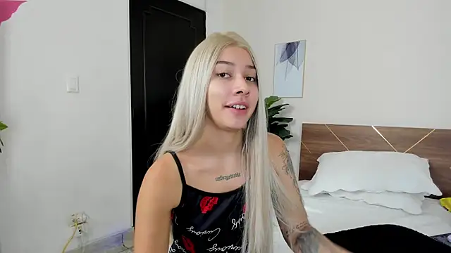 SofiaClarkson online show from 09.19.25