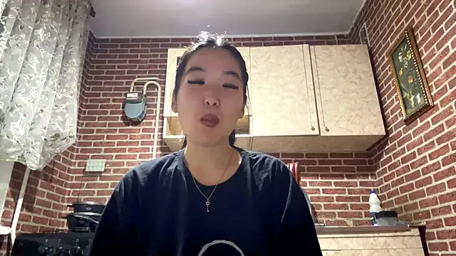 Snapshot of EmmaLeexth chatting on 11.05.25 EmmaLeexth online show from 11.05.25