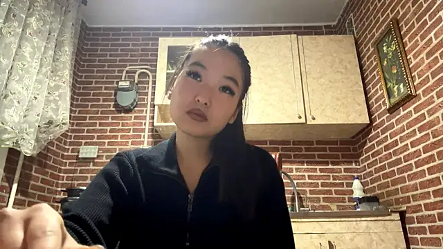 Snapshot of EmmaLeexth chatting on 11.06.25 EmmaLeexth online show from 11.06.25