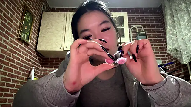 Snapshot of EmmaLeexth chatting on 01.12.26 EmmaLeexth online show from 01.12.26