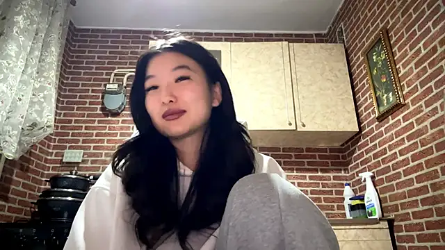 Snapshot of EmmaLeexth chatting on 02.09.26 EmmaLeexth online show from 02.09.26