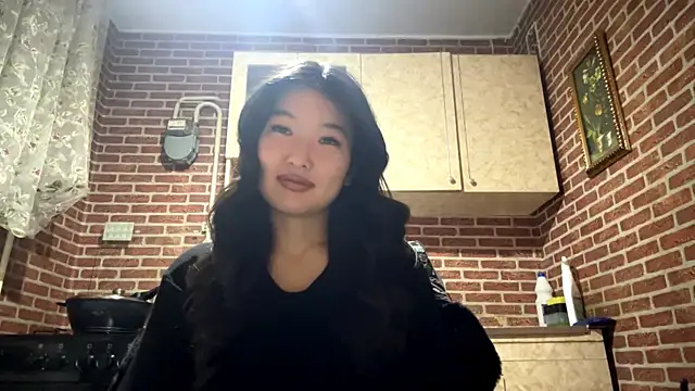 EmmaLeexth online show from 02.12.26