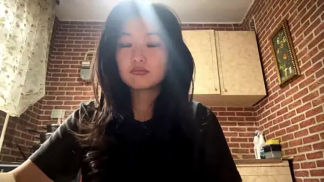 EmmaLeexth online show from 03.10.26