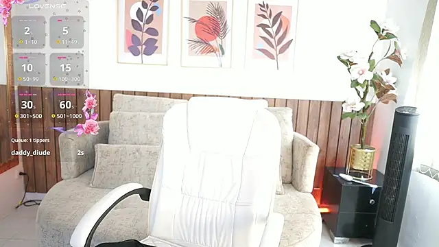 Snapshot of BillieBrownn chatting on 09.29.25 BillieBrownn online show from 09.29.25