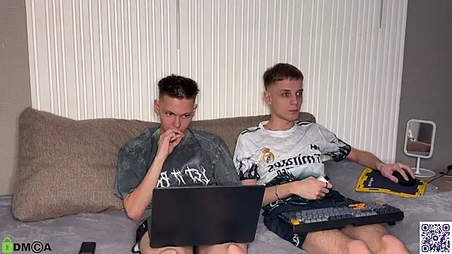 Snapshot of Eaton_ chatting on 10.30.25 Eaton  online show from 10.30.25