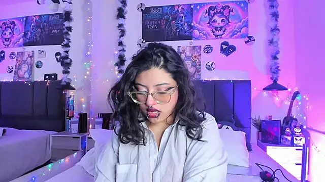 SabrinaV  online show from 02.14.26