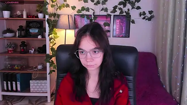 Snapshot of Elise_Noir chatting on 10.06.25 Elise Noir online show from 10.06.25