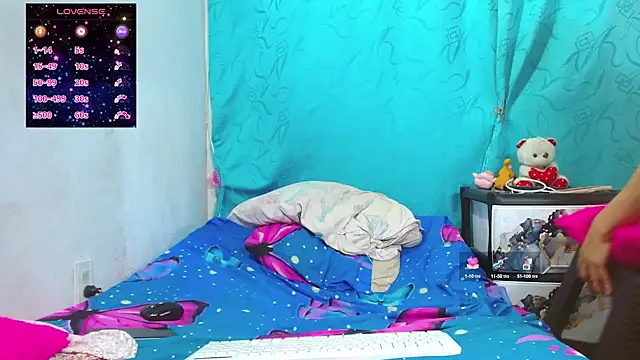 Snapshot of Sofia-bigass chatting on 10.11.25 Sofia-bigass online show from 10.11.25