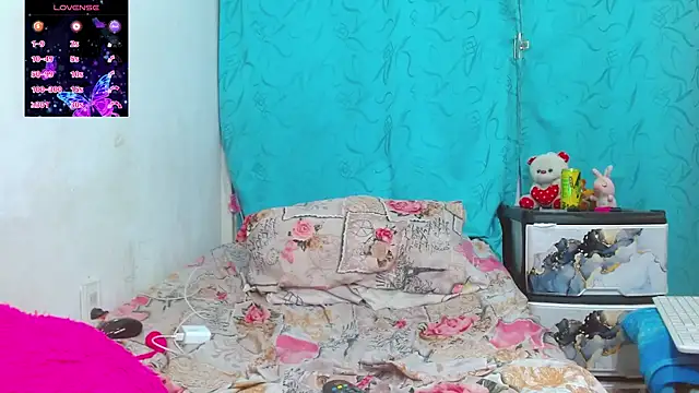 Snapshot of Sofia-bigass chatting on 12.04.25 Sofia-bigass online show from 12.04.25