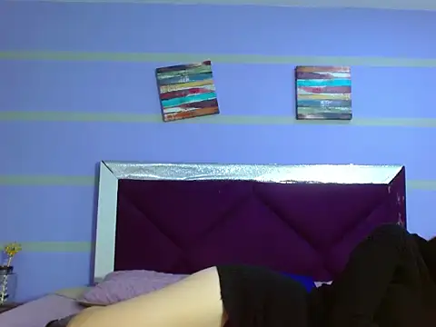 Emily Swiftt online show from 11.11.25