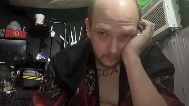 Snapshot of lickyluke17 chatting on 10.09.25 lickyluke17 online show from 10.09.25