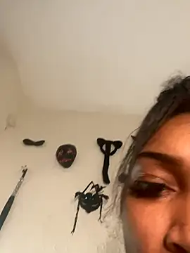 Snapshot of QUEENCALIMOD chatting on 12.02.25 QUEENCALIMOD online show from 12.02.25