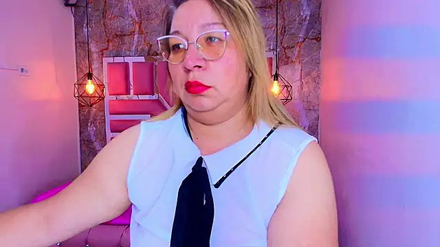 Snapshot of MaylinRosse_ chatting on 01.31.26 MaylinRosse online show from 01.31.26