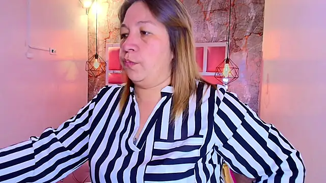 Snapshot of MaylinRosse_ chatting on 03.19.26 MaylinRosse online show from 03.19.26