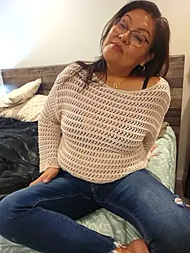 Snapshot of sw33th3art chatting on 11.23.25 sw33th3art online show from 11.23.25